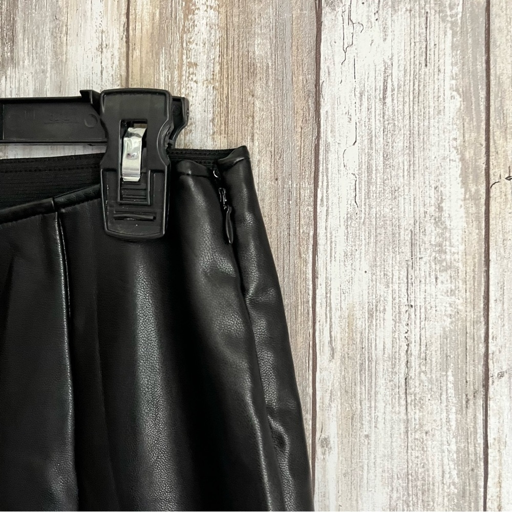 Abercrombie & Fitch Faux Vegan Leather Stretch Slim Flare Split Hem Pants Black - Picture 4 of 7